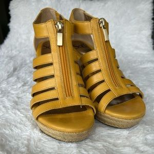 Sofft Wedge Zippered Sandals